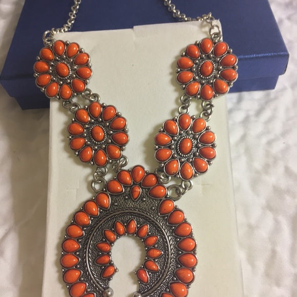 Orange beaded necklace - Picture 2 of 2